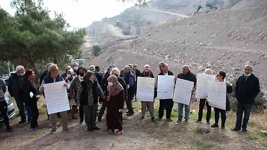 Vadi ve dere yataklarına yüzlerce kamyon hafriyat döküldü