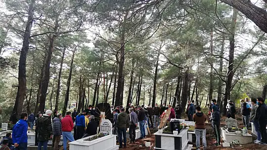 Yüzlerce Kez Uçtu Ama Kansere Yenildi