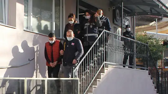 Telefon ile 8 milyon lira dolandırdılar 