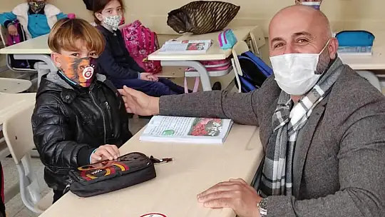 Açılan okullara ziyarette bulundu 