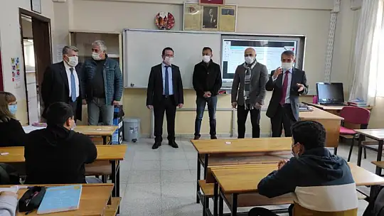 Açılan okullara ziyarette bulundu 