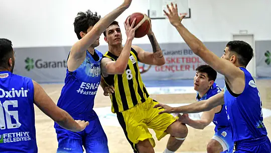 Genç basketbolcularımız Bolu'da