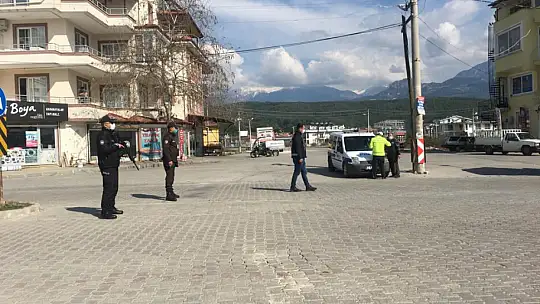 Seydikemer'de kısıtlamada denetimler aralıksız sürdü