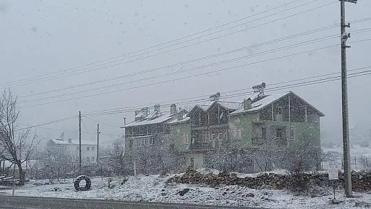 Her yer beyaza büründü 