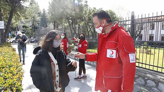 Türk Kızılayı kadınları unutmadı