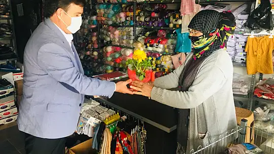 Kadın üyelerin hem günlerini kutladı, hem sorunlarını dinledi