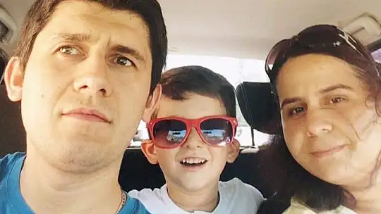 Otomobil ile tır kafa kafaya çarpıştı