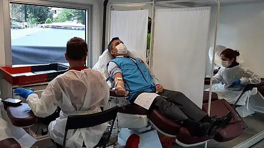 Oktay 'En büyük şükranımız şehitlerimize, gazilerimize'