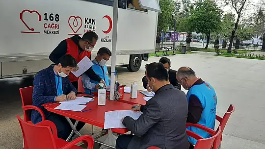 Oktay 'En büyük şükranımız şehitlerimize, gazilerimize'