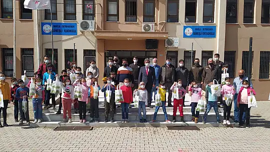 Aramotik bitkilerden lavanta fidanı dağıtımı gerçekleştirildi