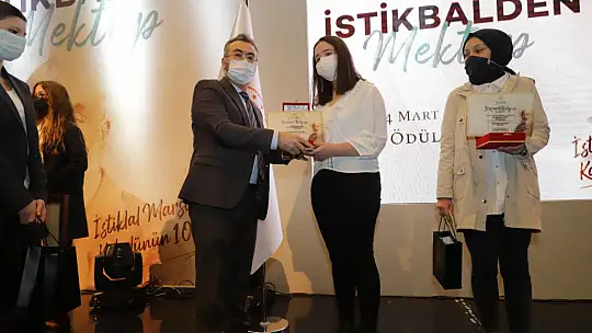 Funda Parlak 'İstiklal Şairimize İstikbalden Mektup Yarışması'nda Türkiye üçüncüsü oldu