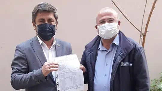 Demokrat Parti İlçe Başkanı Yılmaz mazbatasını aldı