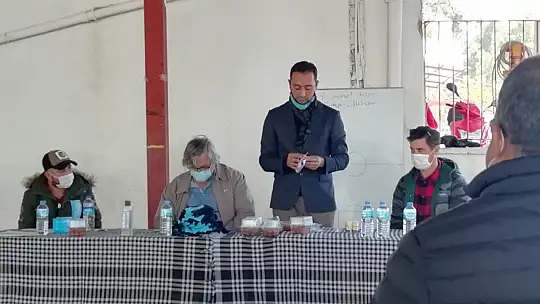 Tek liste ile gidilen kongrede Burhan Orhon başkanlığa seçildi
