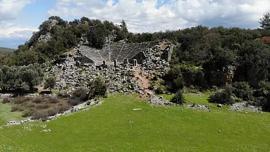 Seydikemer, tarihin en eski amfi tiyatrolarına sahip