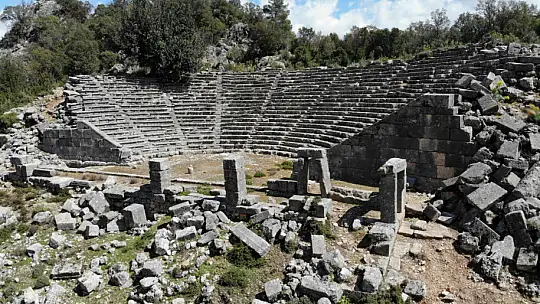 Seydikemer, tarihin en eski amfi tiyatrolarına sahip