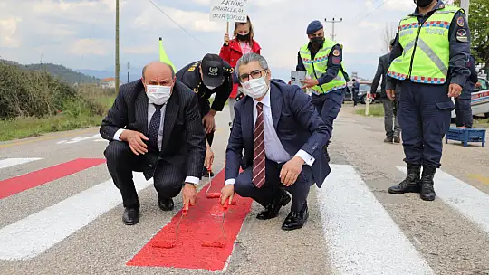 Yayalar Kırmızı Çizgimiz projesine Seydikemer de destek verdi