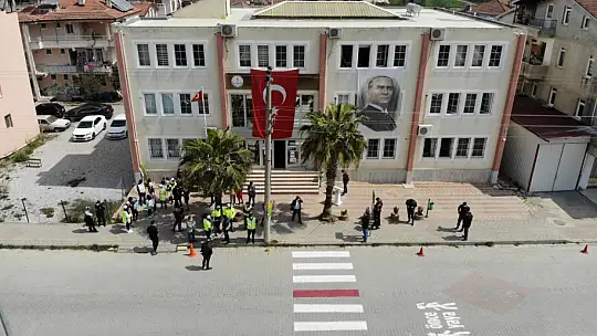 Yayalar Kırmızı Çizgimiz projesine Seydikemer de destek verdi