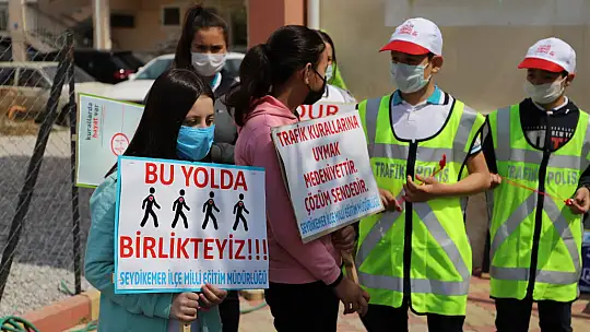 Yayalar Kırmızı Çizgimiz projesine Seydikemer de destek verdi