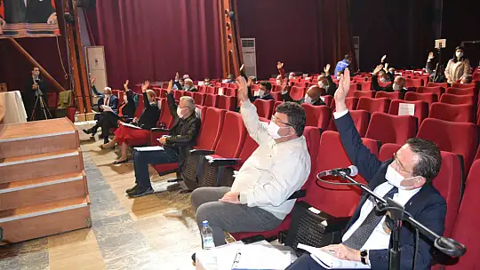 Başkan Karaca'nın faaliyet raporu oy çokluğu ile kabul edildi