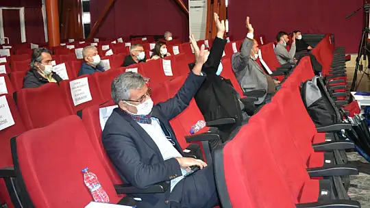 Başkan Karaca'nın faaliyet raporu oy çokluğu ile kabul edildi