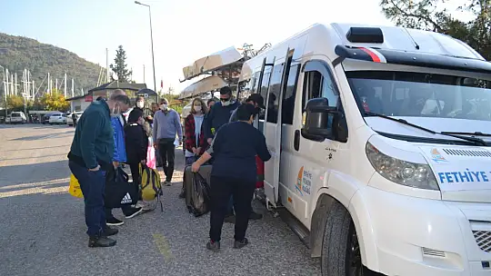 Yelkenciler, İzmir'e ailelerinin başarı dilekleri ile uğurlandı