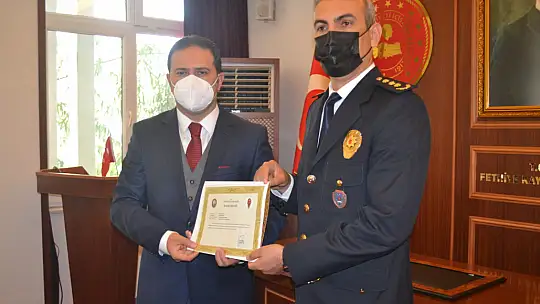 Kaymakam Fırat 30 polise başarı belgesi taktim etti