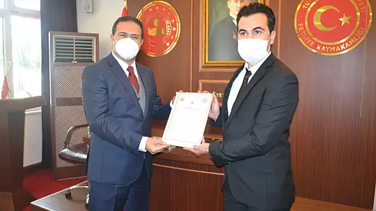 Kaymakam Fırat 30 polise başarı belgesi taktim etti