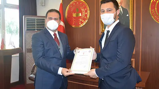 Kaymakam Fırat 30 polise başarı belgesi taktim etti