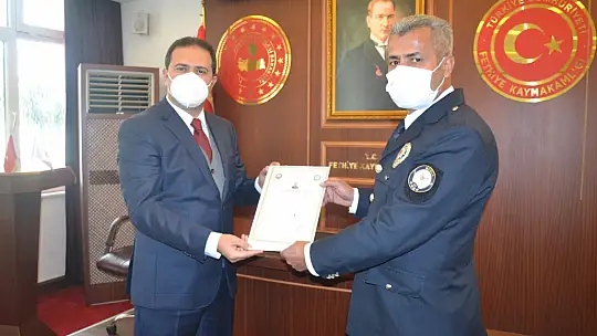 Kaymakam Fırat 30 polise başarı belgesi taktim etti
