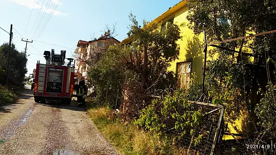 Çamköy Mahallesi'nde 2 daire tamamen kül oldu