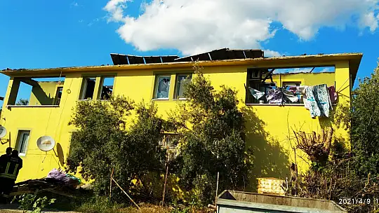 Çamköy Mahallesi'nde 2 daire tamamen kül oldu