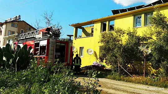 Çamköy Mahallesi'nde 2 daire tamamen kül oldu