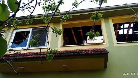 Çamköy Mahallesi'nde 2 daire tamamen kül oldu