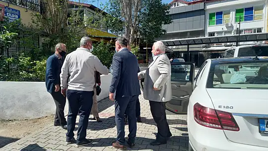 Akmeşe partililer ile birlikte istişarelerde bulundu