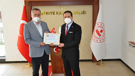 STK temsilcilerine teşekkür belgesi takdim etti