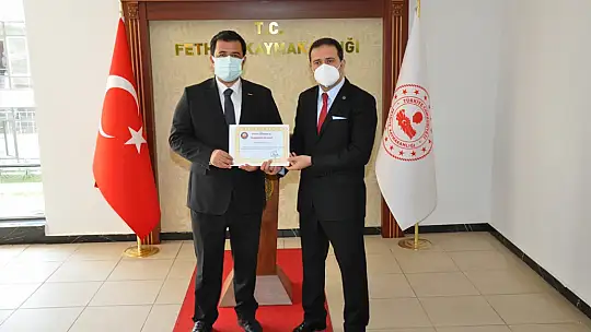 STK temsilcilerine teşekkür belgesi takdim etti