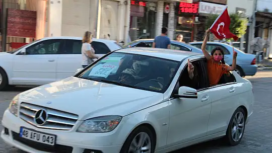 İsrail'in Kudüs'e saldırısına konvoylu protesto
