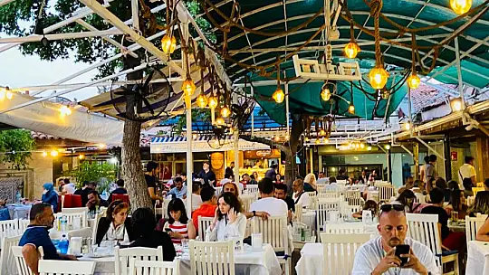 Restoranlar Fethiye'de de ilk gün bereketi yaşadı