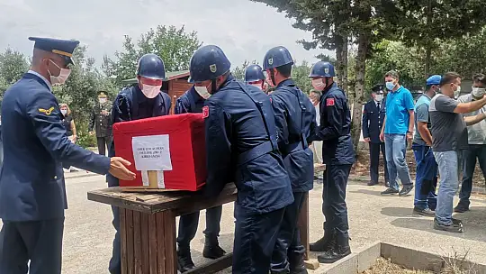Kıbrıs Gazisi Akan, Fethiye'de toprağa verildi