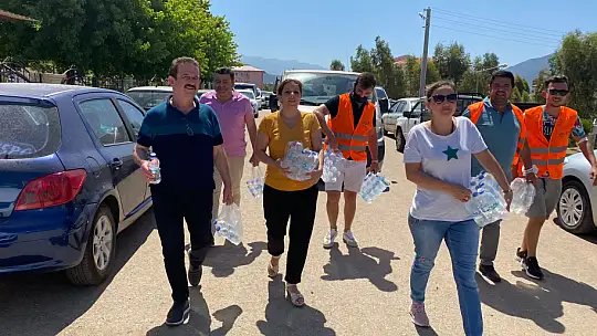 AK Parti Fethiye Öğrencilerin Yanında