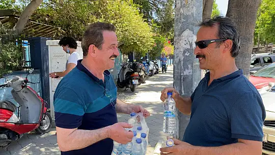 AK Parti Fethiye Öğrencilerin Yanında