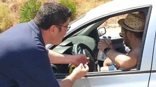 Başkan Kökten'den Tatilcilere Su Jesti