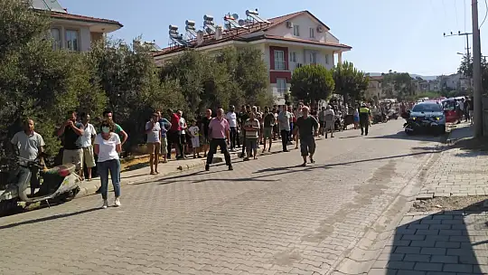 Fethiye'de 4 katlı mobilya mağazasında yangın