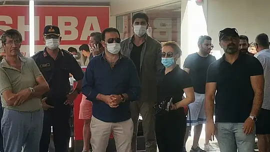 Fethiye'de 4 katlı mobilya mağazasında yangın