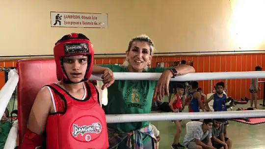 Muaythai Şampiyonasına Fethiyeli Sporcular Damga Vurdu