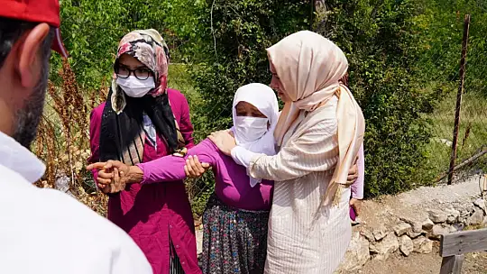 AK Parti MKYK üyesi Dr. Kaya ve Kayseri Milletvekili Karayel, Yangın Bölgesinde