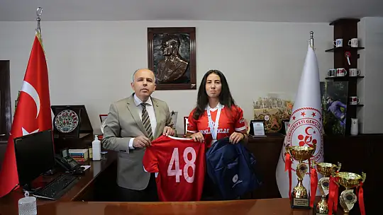 Şampiyon takımdan İlman'a ziyaret