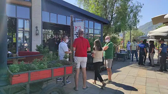 2. Sahil bandındaki restoran ve kafelerin devir işlemleri gerçekleştirildi