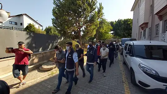 Savcı, polisiz diyerek 3 milyon TL dolandırdılar