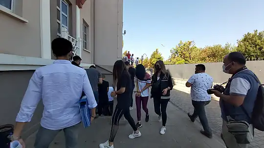 Savcı, polisiz diyerek 3 milyon TL dolandırdılar